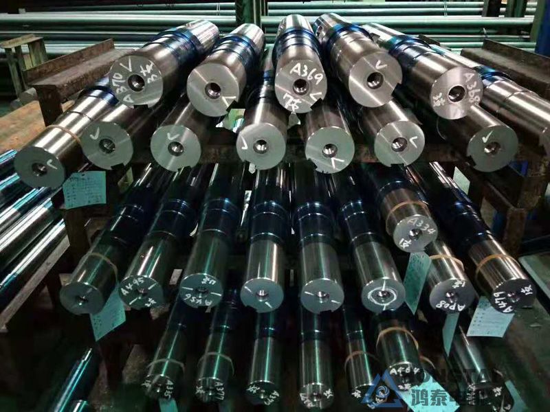 YBE3-315L2-4电机轴伸打螺纹孔定制